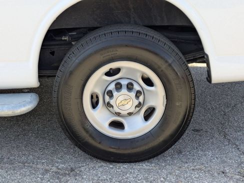 Used 2024 Chevrolet Express 2500 w/ Driver Convenience Package RWD image 9
