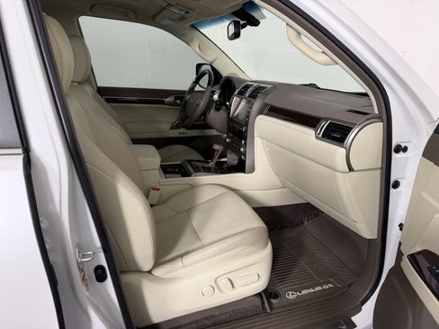 Used 2018 Lexus GX 460 Premium AWD/4WD image 22