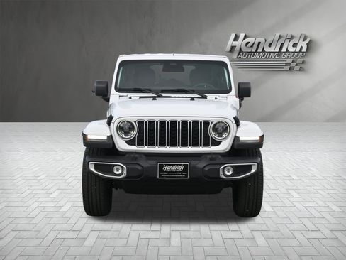 Used 2025 Jeep Wrangler Unlimited Sahara AWD/4WD image 3