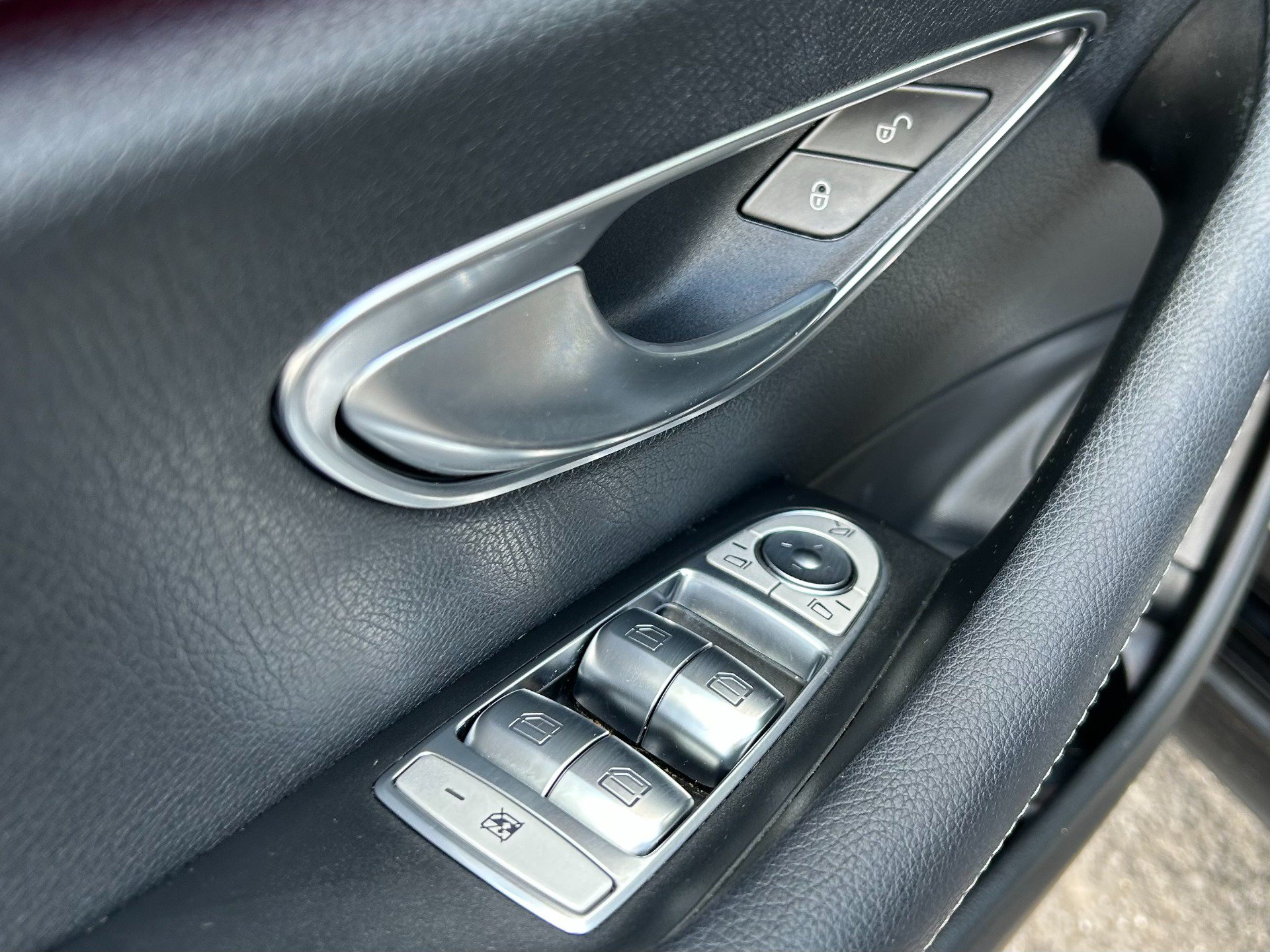 Used 2021 Mercedes-Benz E 450 4MATIC Sedan image 43