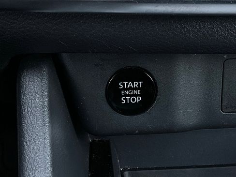 Used 2025 Nissan Rogue SV image 26