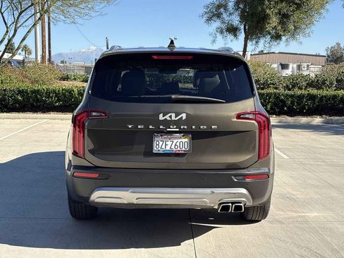 Used 2022 Kia Telluride EX image 4