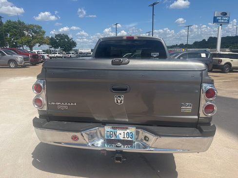 Used 2008 Dodge Dakota Laramie RWD image 3