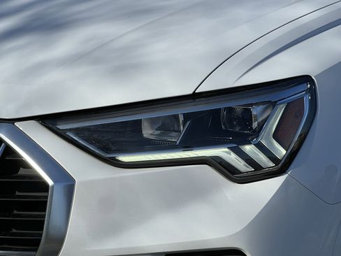 Used 2023 Audi Q3 2.0T Premium w/ Convenience Package image 7