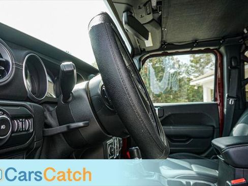 Used 2021 Jeep Wrangler Unlimited Sahara w/ Dual Top Group AWD/4WD image 33