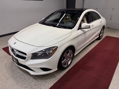 Used 2015 Mercedes-Benz CLA 250 4MATIC image 4
