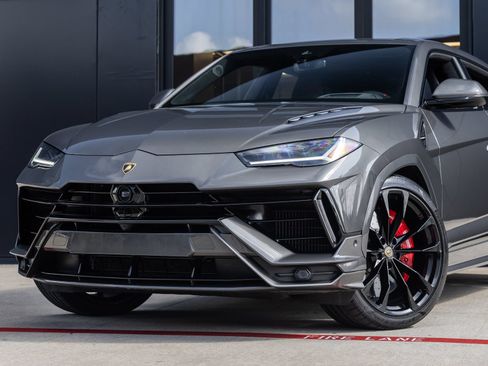 Used 2024 Lamborghini Urus S AWD/4WD image 3