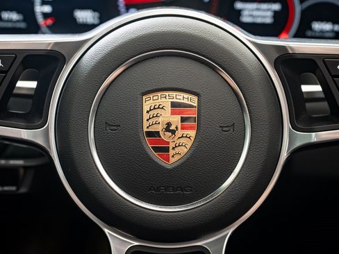 Used 2023 Porsche Cayenne Platinum Edition image 25