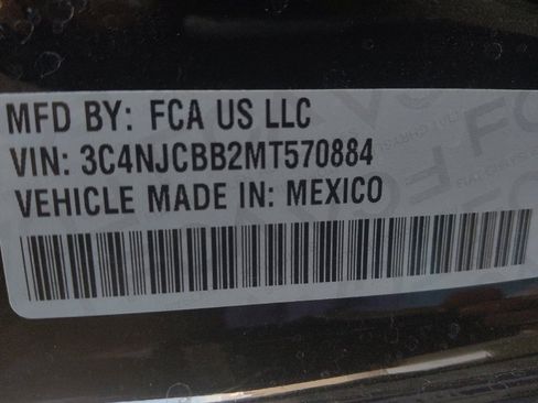 Used 2021 Jeep Compass Latitude FWD image 33