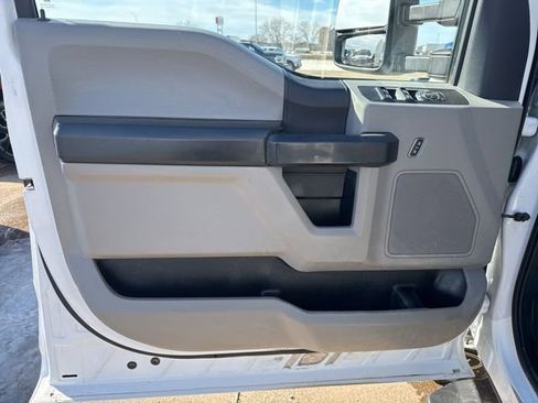 Used 2020 Ford F250 XL w/ Power Equipment Group image 10