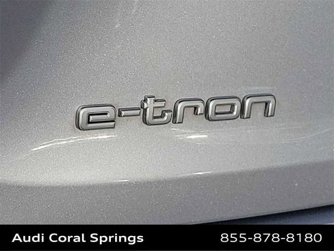 Used 2019 Audi e-tron Premium Plus image 15