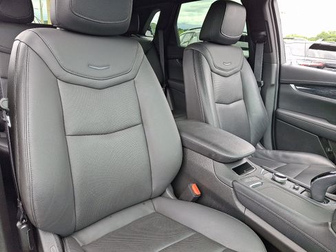 Certified 2022 Cadillac XT5 Premium Luxury w/ Technology Package AWD/4WD image 19