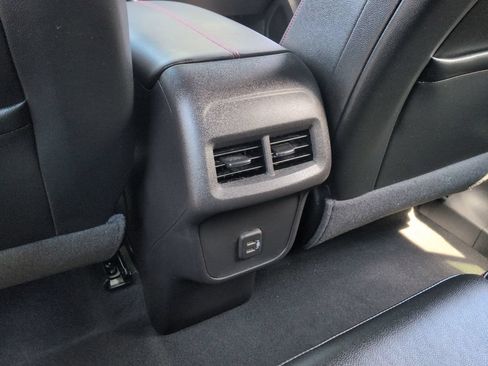Certified 2024 Chevrolet Equinox RS AWD/4WD image 33