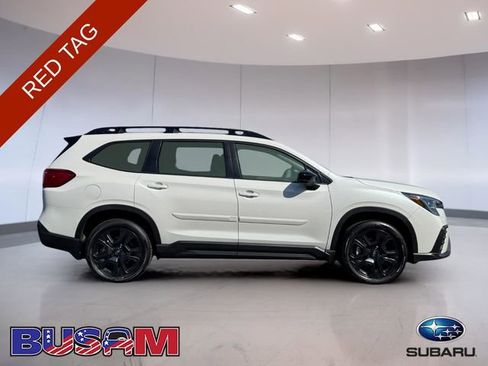 Used 2025 Subaru Ascent Bronze Edition w/ Onyx Package image 4