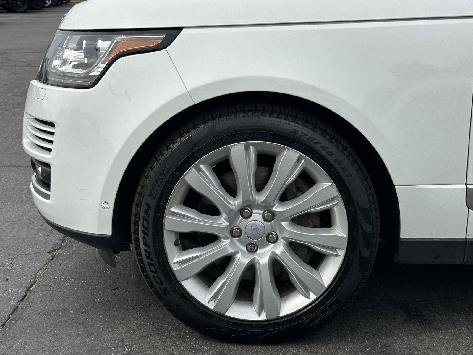 Used 2017 Land Rover Range Rover Supercharged AWD/4WD image 43