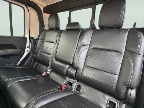 Used 2020 Jeep Gladiator Overland AWD/4WD image 26