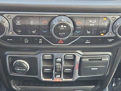 Used 2021 Jeep Wrangler Unlimited Sport AWD/4WD image 16