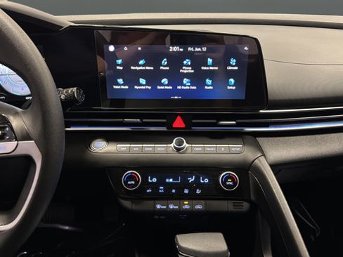 Used 2024 Hyundai Elantra SEL FWD image 12