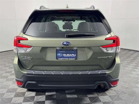 Used 2020 Subaru Forester Premium image 9