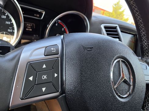 Used 2015 Mercedes-Benz GL 320 BlueTEC 4MATIC w/ Premium I Package image 49
