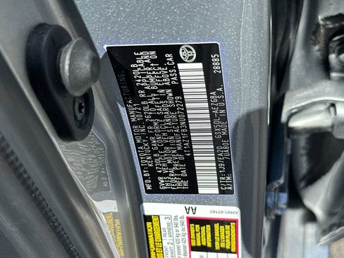Used 2022 Toyota Avalon XLE w/ Moonroof Package FWD image 33