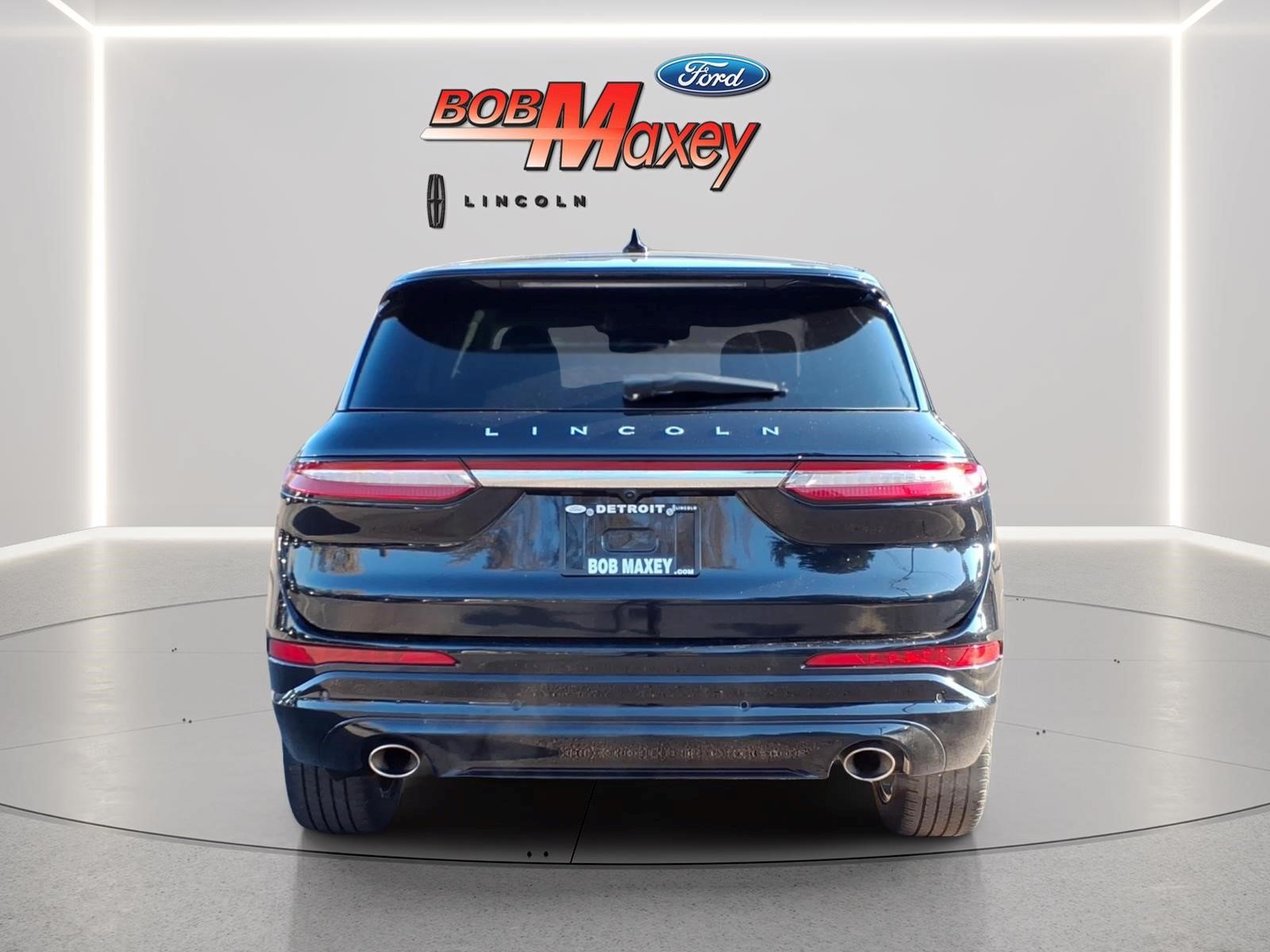 Used 2024 Lincoln Corsair AWD w/ Equipment Group 101A image 5