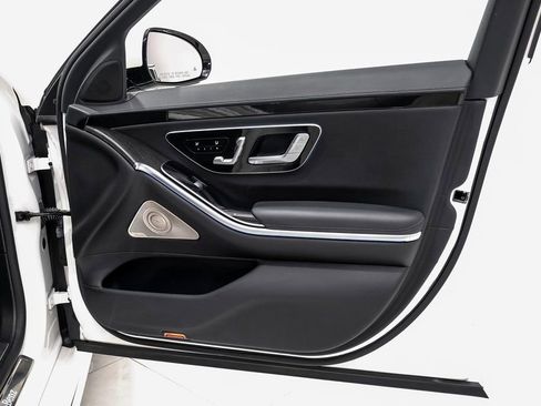 Used 2022 Mercedes-Benz S 500 4MATIC w/ AMG Line Package image 38