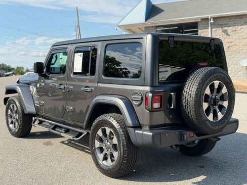 Used 2019 Jeep Wrangler Unlimited Sahara AWD/4WD image 3