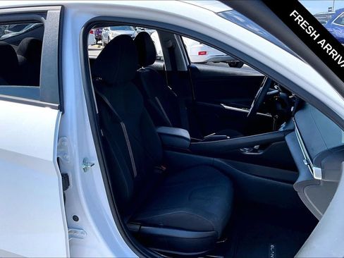 Used 2024 Hyundai Elantra SE FWD image 26