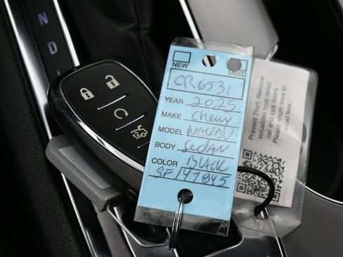 Used 2025 Chevrolet Malibu LT FWD image 27