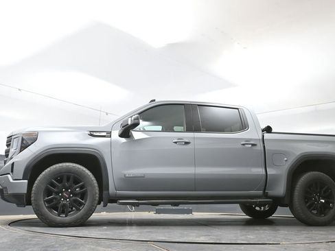 Used 2024 GMC Sierra 1500 Elevation w/ Elevation Premium Package AWD/4WD image 29