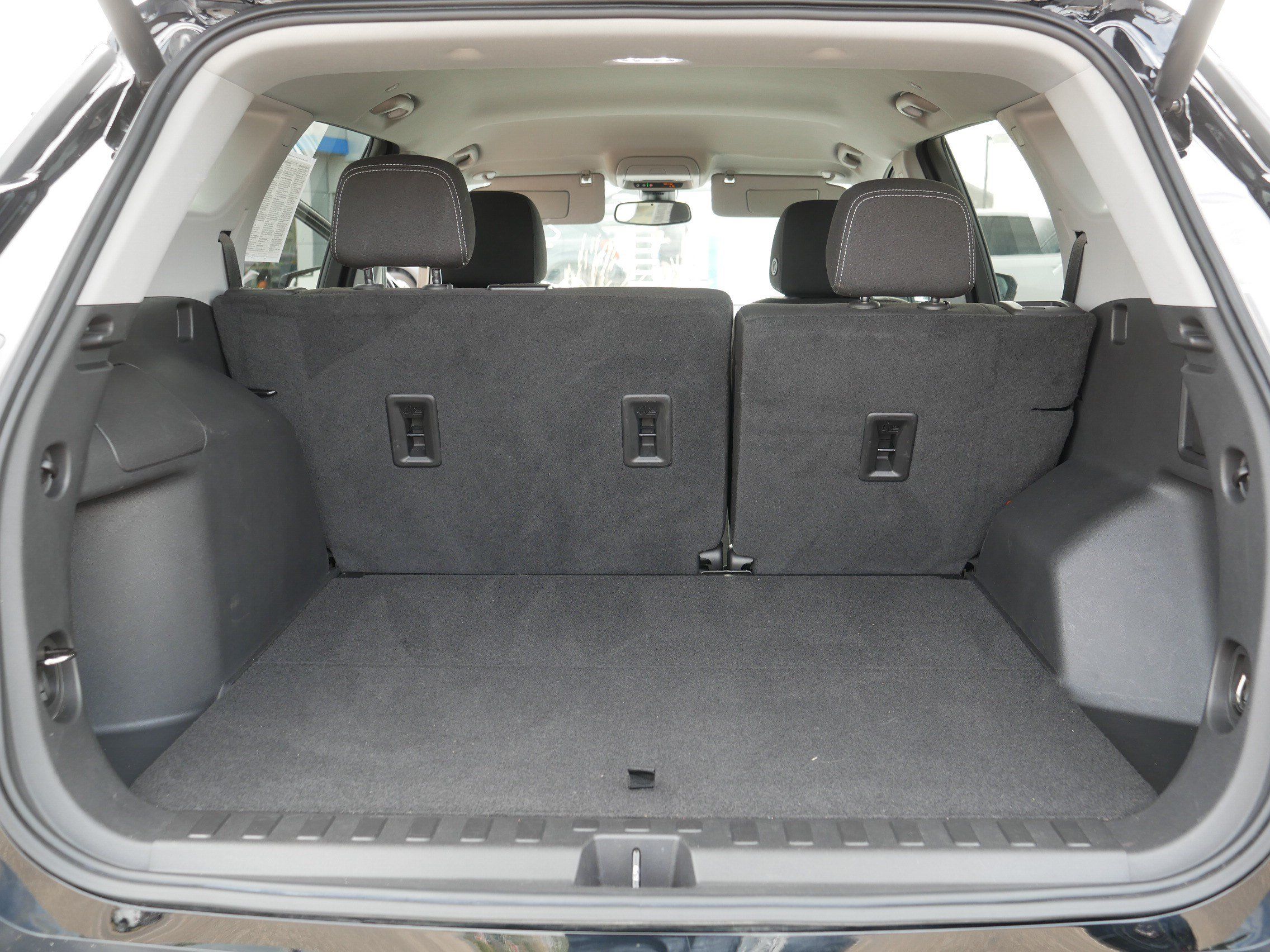 Used 2023 GMC Terrain SLE w/ Driver Convenience Package AWD/4WD image 18