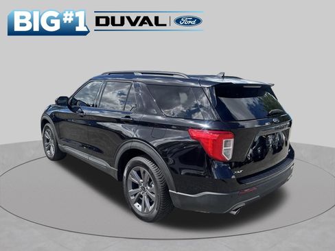 Used 2022 Ford Explorer XLT w/ Equipment Group 202A AWD/4WD image 4