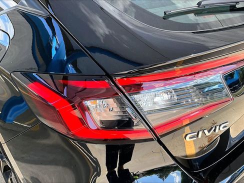 Used 2025 Honda Civic Sport image 29
