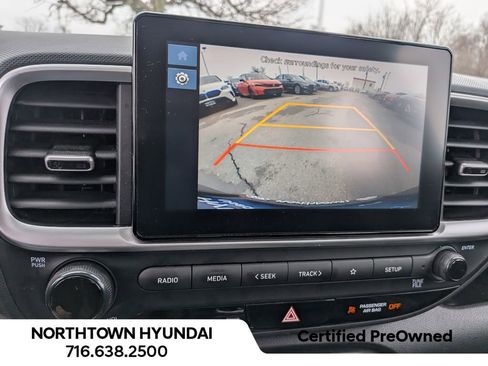 Certified 2023 Hyundai Venue SEL image 17