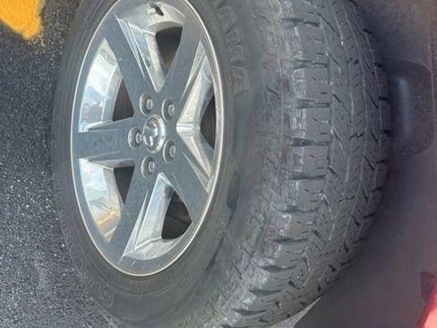 Used 2017 RAM 1500 Express w/ Express Value Package AWD/4WD image 10
