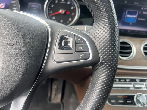 Used 2018 Mercedes-Benz E 400 4MATIC Sedan image 20