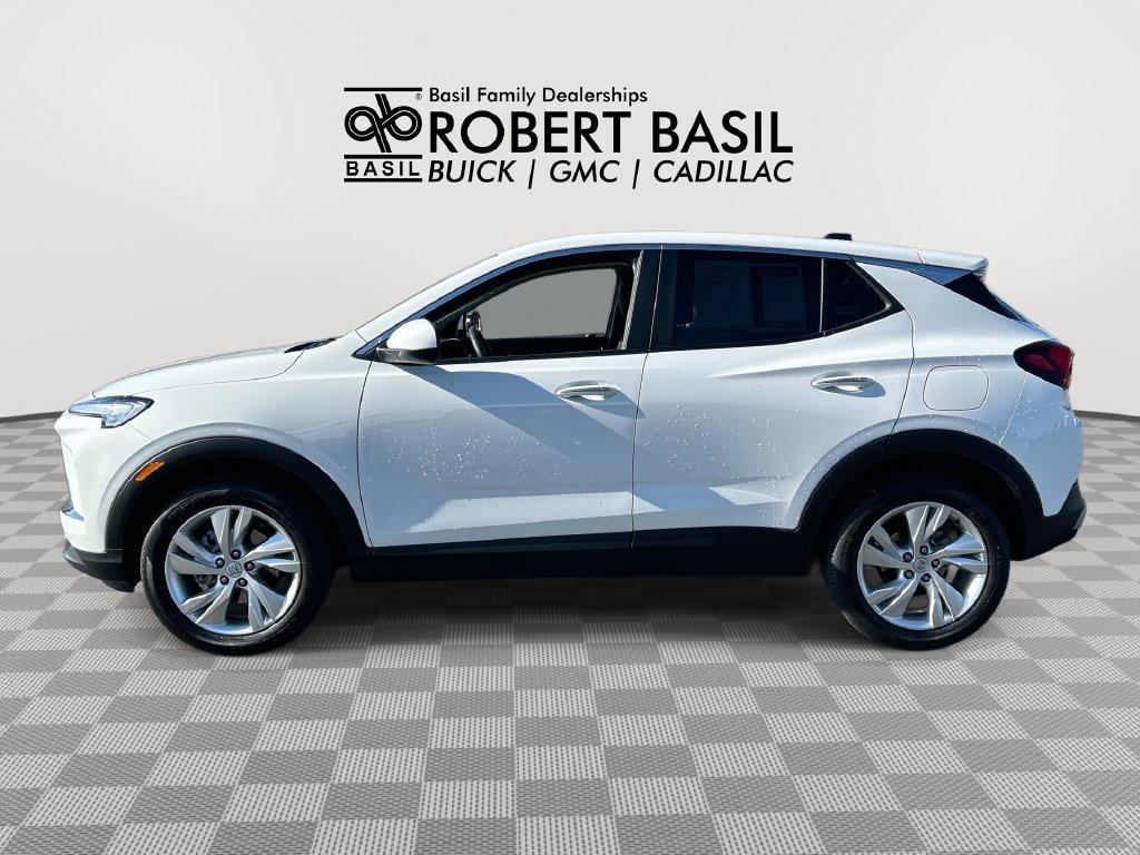 Used 2025 Buick Encore GX Preferred w/ Comfort Package AWD/4WD image 5