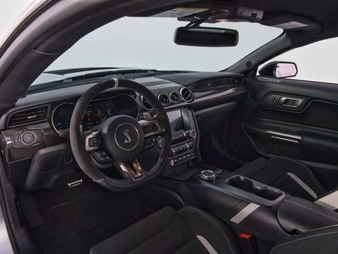 Used 2022 Ford Mustang Shelby GT500 w/ Carbon Fiber Track Pack RWD image 16