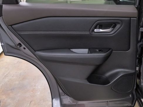 Used 2023 Nissan Rogue SL FWD image 27