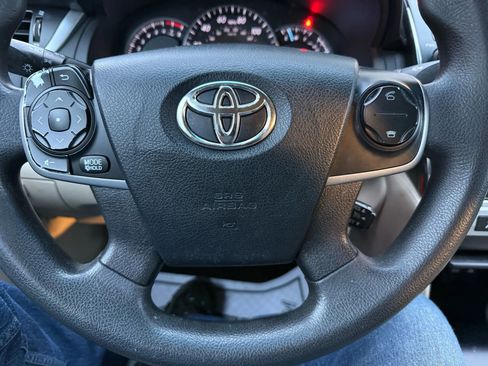 Used 2013 Toyota Camry LE image 11