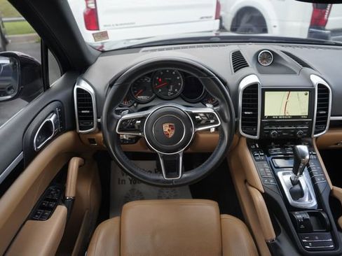 Used 2016 Porsche Cayenne AWD/4WD image 22