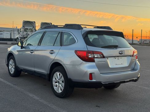 Used 2017 Subaru Outback 2.5i image 5