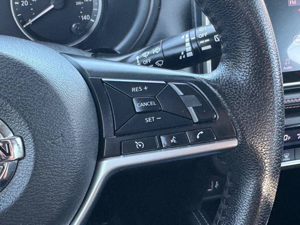 Used 2019 Nissan Kicks SR w/ SR Premium Package FWD image 17