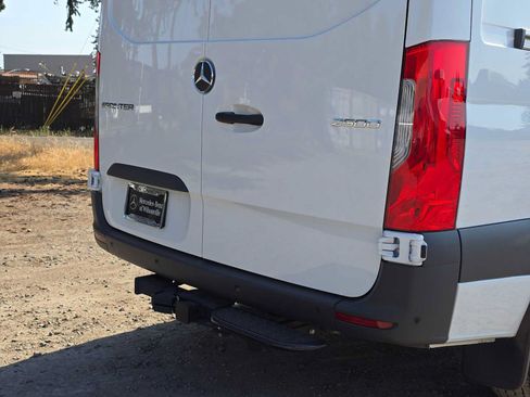 Used 2026 Mercedes-Benz Sprinter 2500 image 17