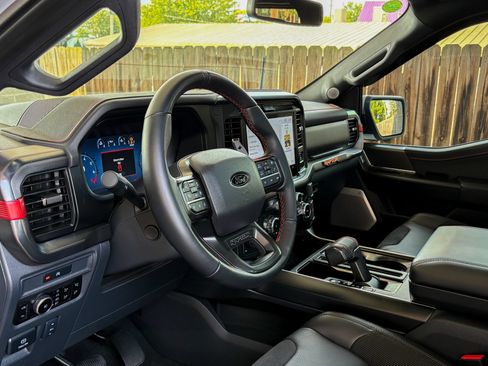 Used 2025 Ford F150 Raptor AWD/4WD image 18
