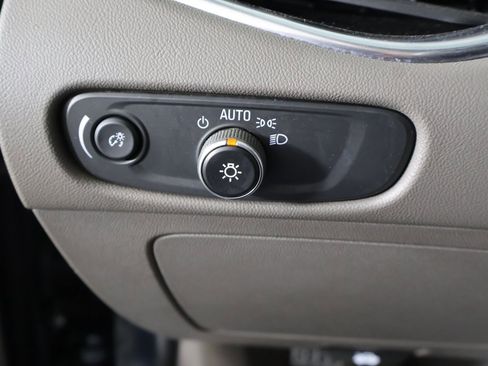 Used 2021 Chevrolet Malibu LT image 32