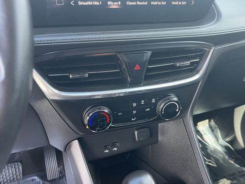 Used 2024 Buick Encore GX Preferred FWD image 22