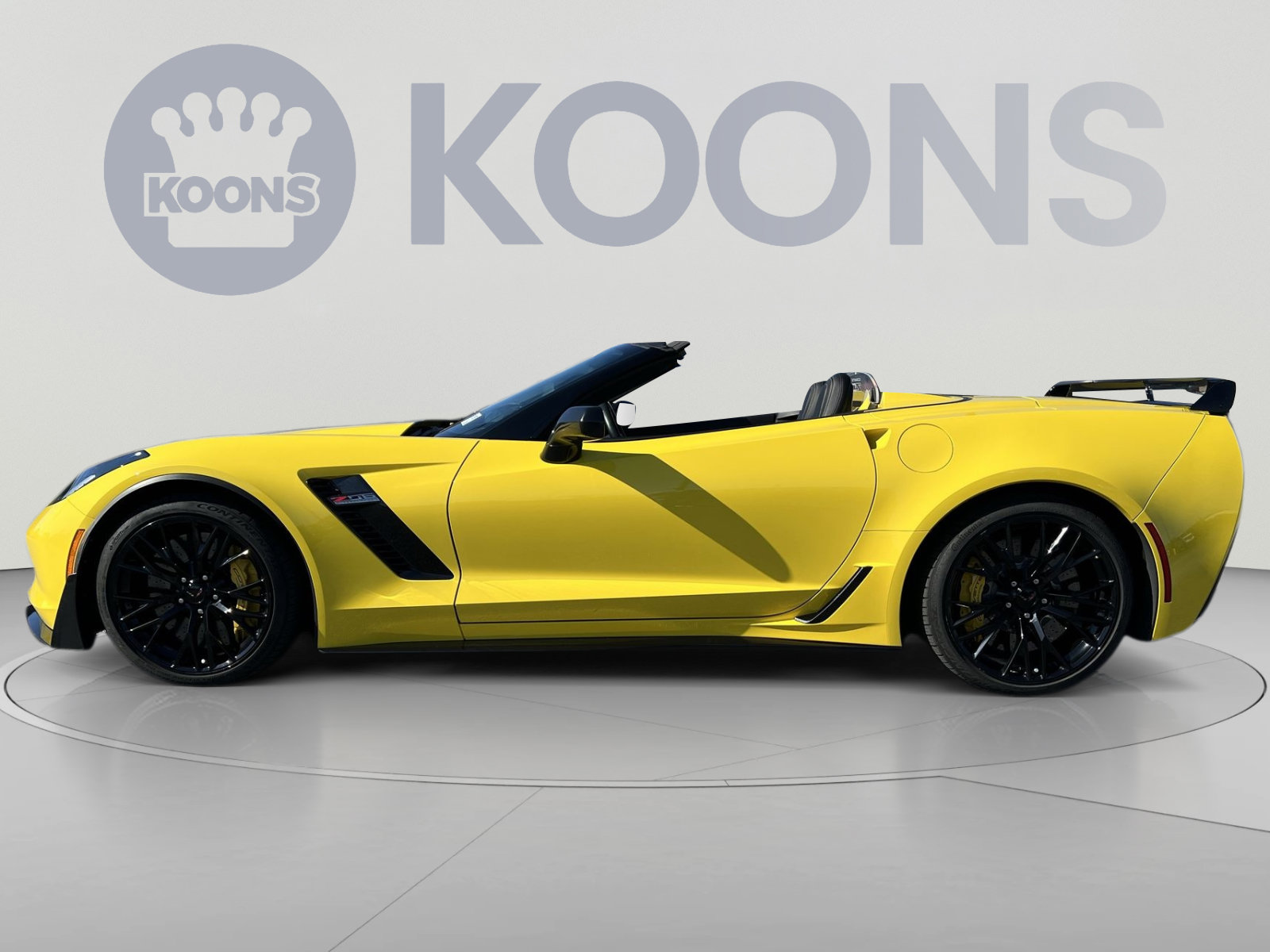 Used 2016 Chevrolet Corvette Z06 w/ 3LZ Preferred Equipment Group RWD image 2