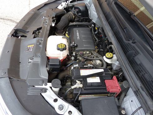 Used 2019 Chevrolet Trax LT w/ LT Convenience Package image 34